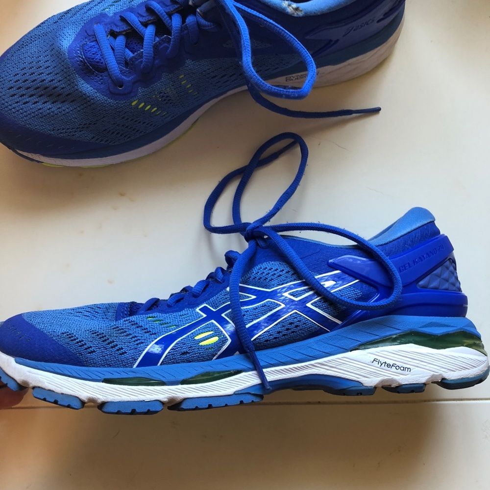 ASICS Gel Kayano 24 sz9 EUC